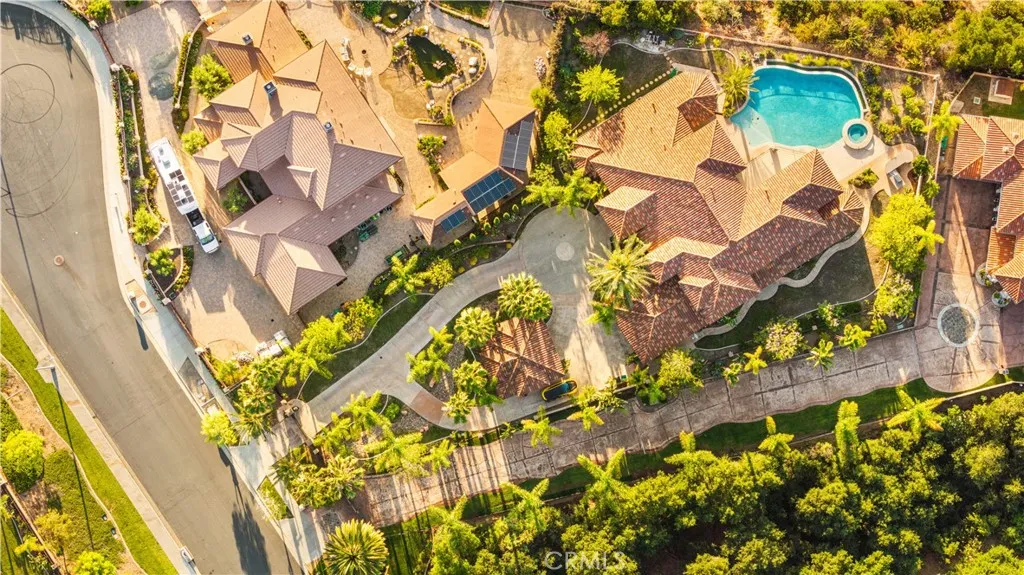 423 Cleveland Way, Corona, California 92881 home-pic-44